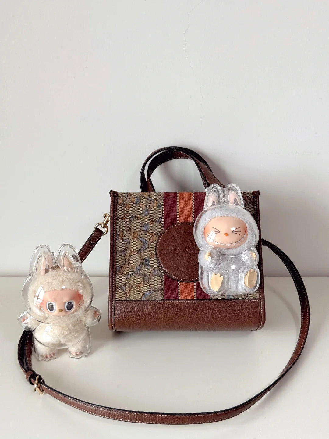 LABUBU Protective Case, Display Stand Acrylic Case Cover (No doll)