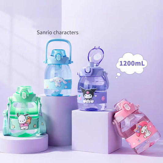 Botella de agua Sanrio (1200 ml)