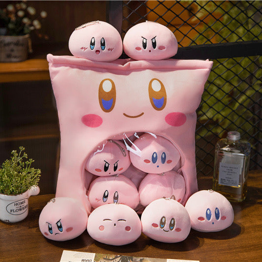 Bolsa de peluche Kirby con 6 muñecos pequeños en su interior.