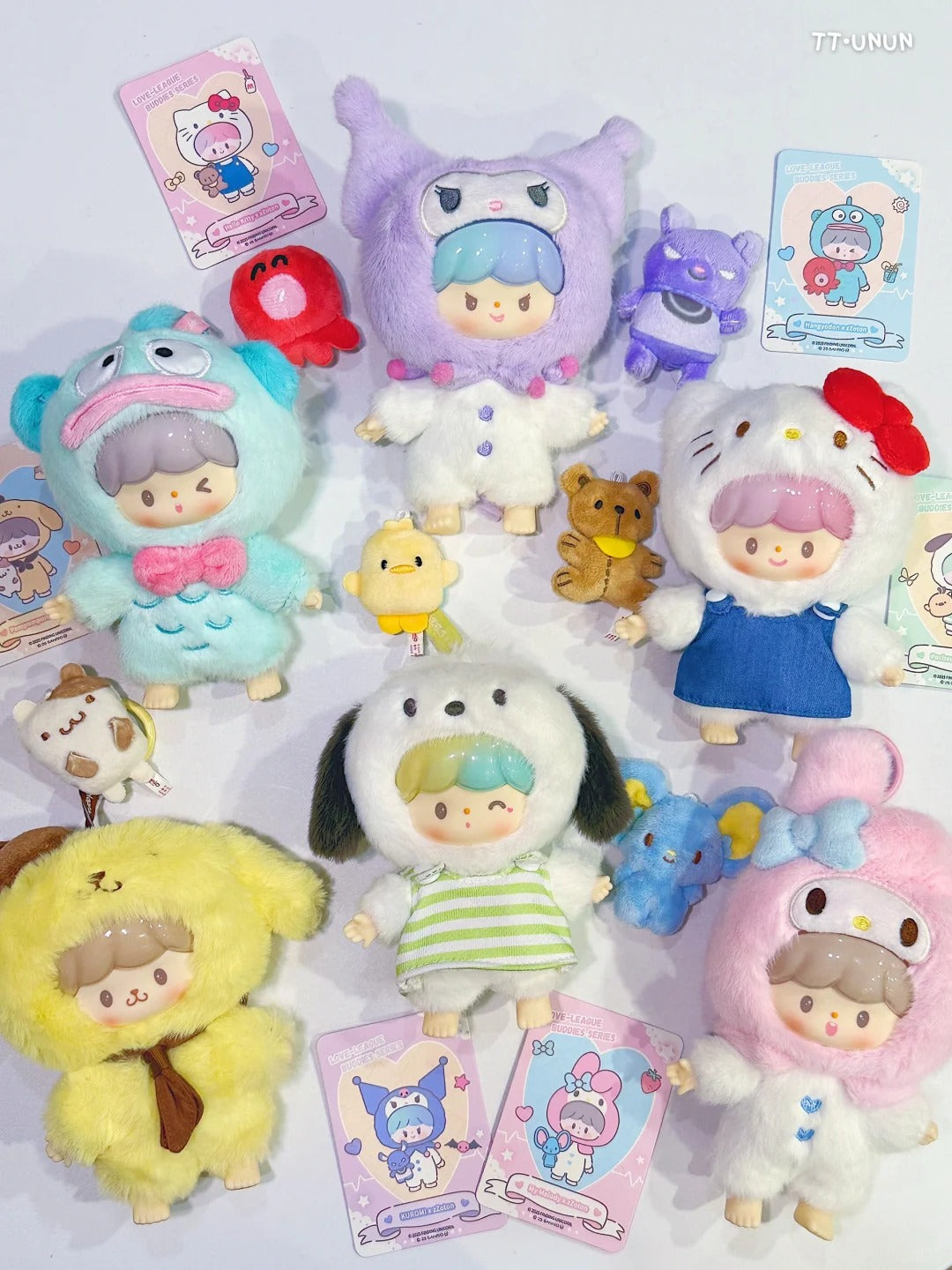 Zzoton x Sanrio  Love League Buddies Series Vinyl Plush Keychain Blind Box