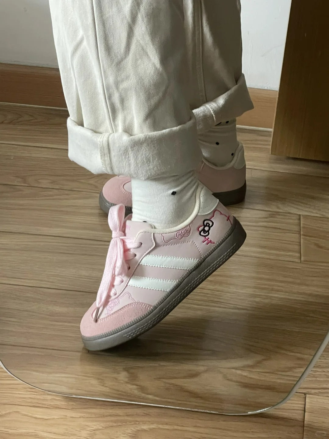 Hello kitty Embroidery Sneakers Casual Fashion Classic Shoes