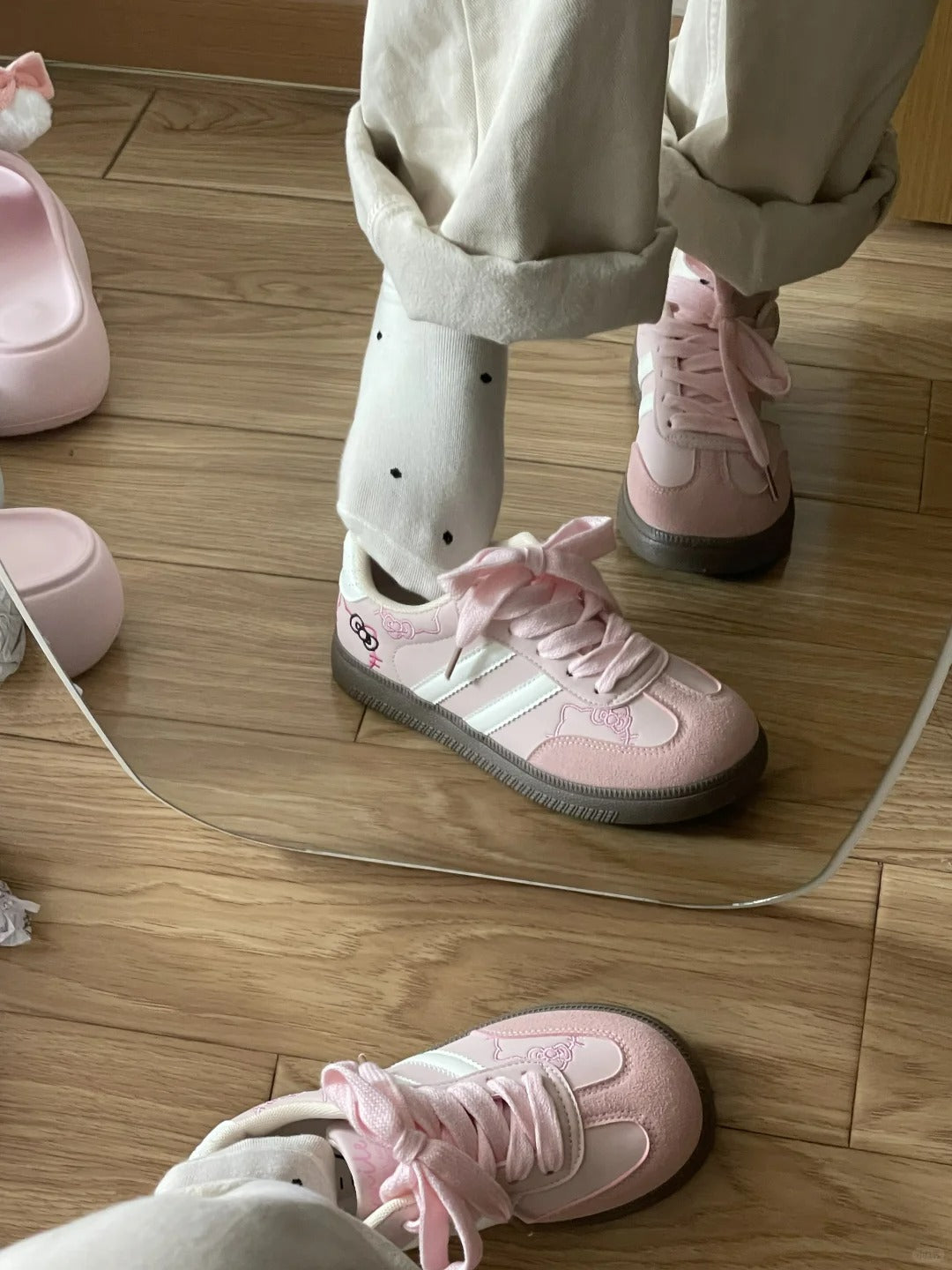 Hello kitty Embroidery Sneakers Casual Fashion Classic Shoes