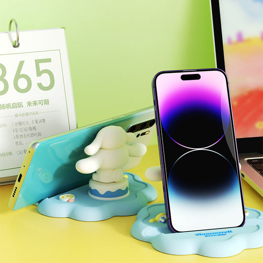 Kuromi and Cinnamoroll cake phone holder