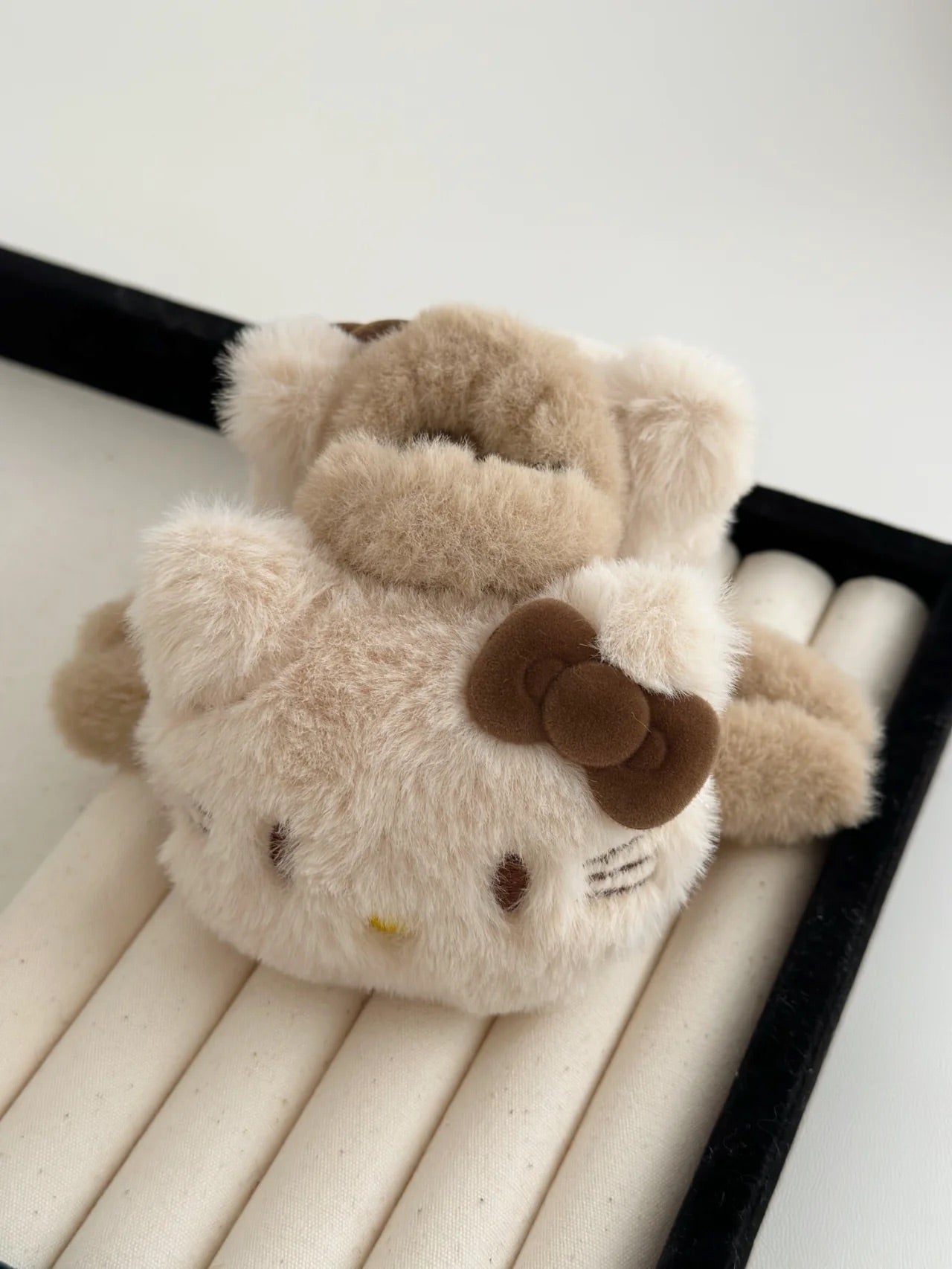 Hello Kitty Plush Claw Clip 2Pcs