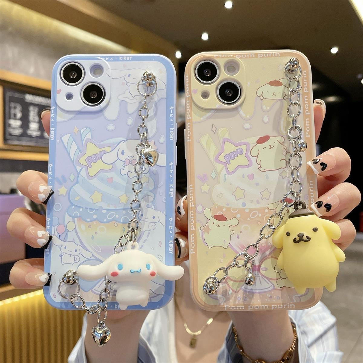 Funda para teléfono Sanrio con dije