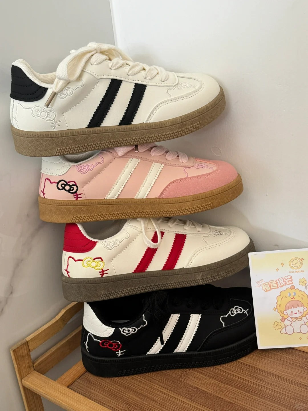 Hello kitty Embroidery Sneakers Casual Fashion Classic Shoes