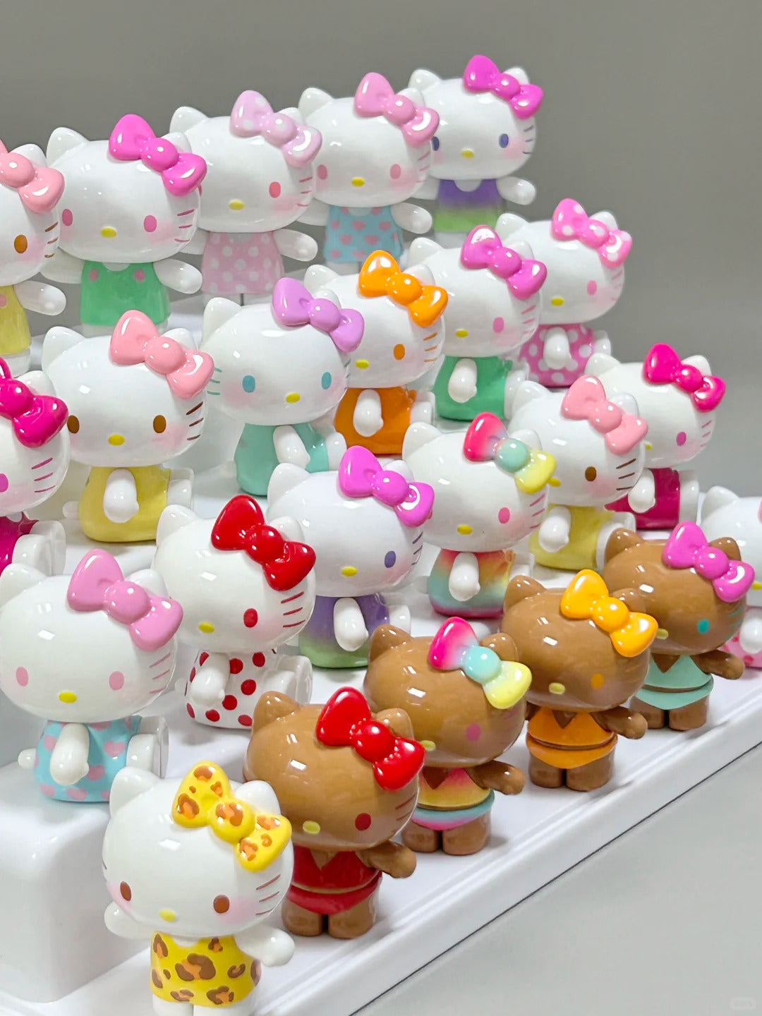 Hello Kitty Summer Rainbow Candy Mini Figures blind bag (3 pcs in a bag)