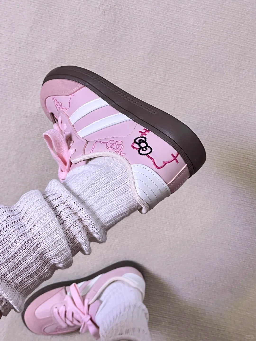 Hello kitty Embroidery Sneakers Casual Fashion Classic Shoes