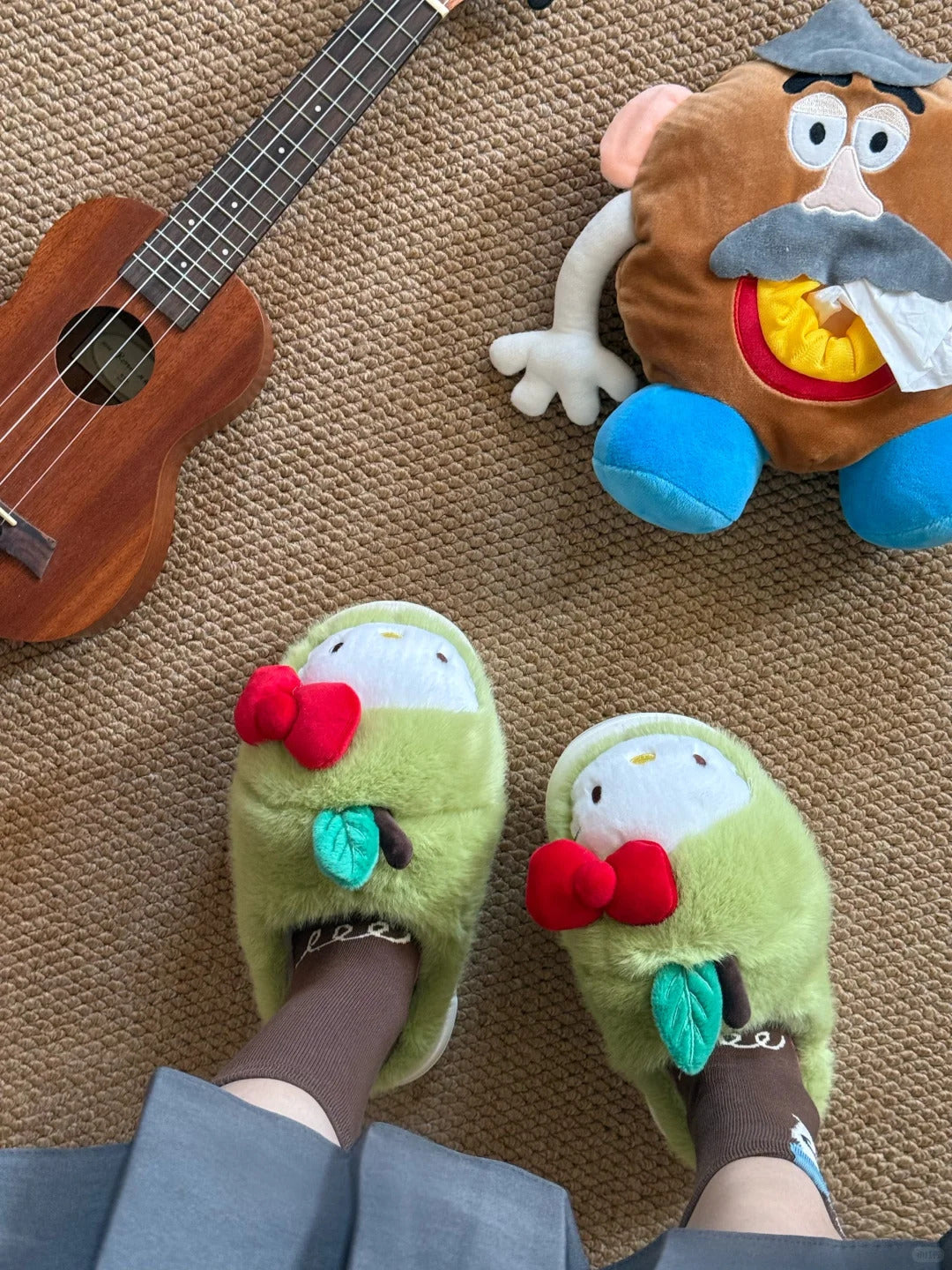 Hello Kitty Apple Home Slippers Fluffy Shoes Indoor Slippers