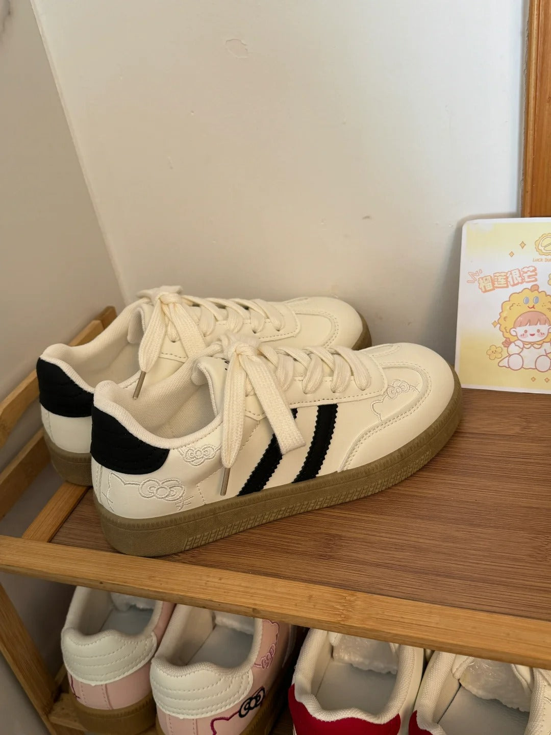 Hello kitty Embroidery Sneakers Casual Fashion Classic Shoes