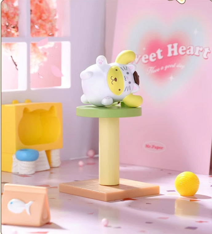 Sanrio Cat House Climbing Frame Blind Gashapon  Toy