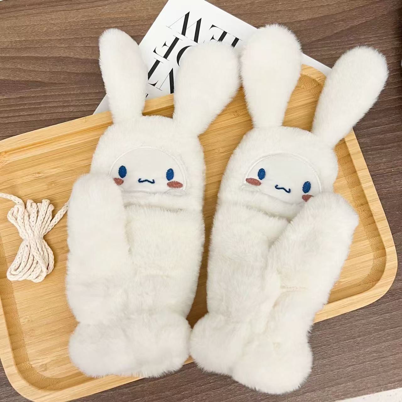 cinnamoroll gloves
