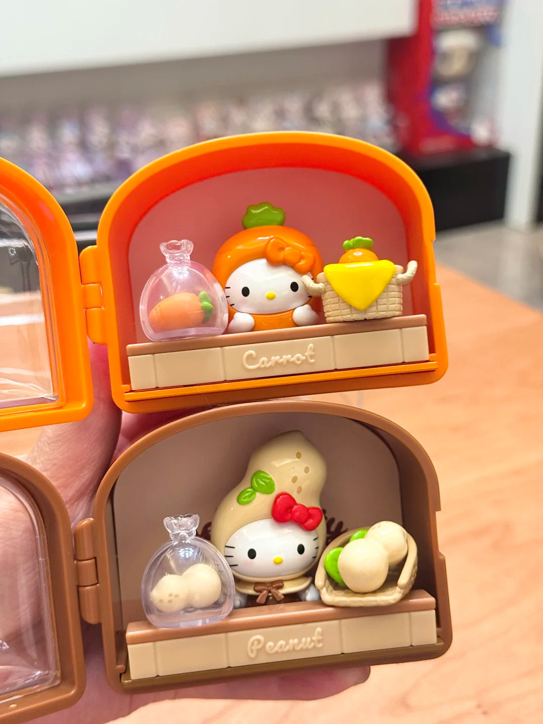 Hello Kitty Fresh Veggie Shop Series Mini Box