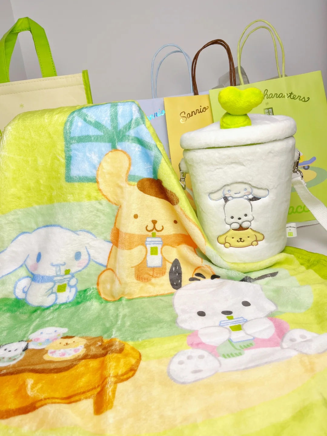 Limited  Sanrio & Nayuki's tea Cooperation