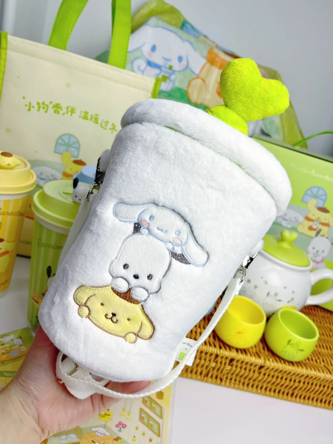 Limited  Sanrio & Nayuki's tea Cooperation